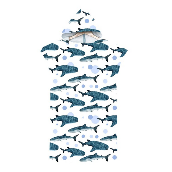 Poncho estampado de tiburones ballena y lunares